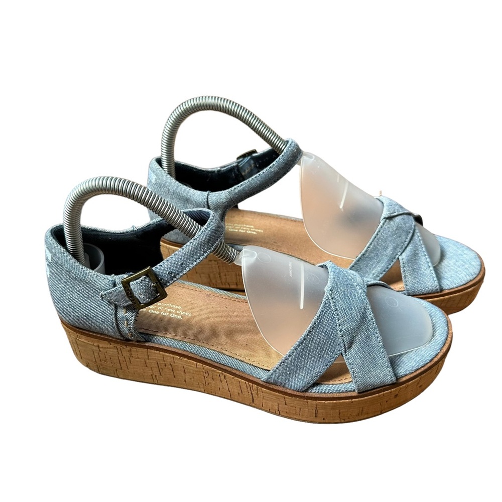 Toms Women's Blue Slub Chambray Harper Wedge Open Toe Sandal Size: 9W